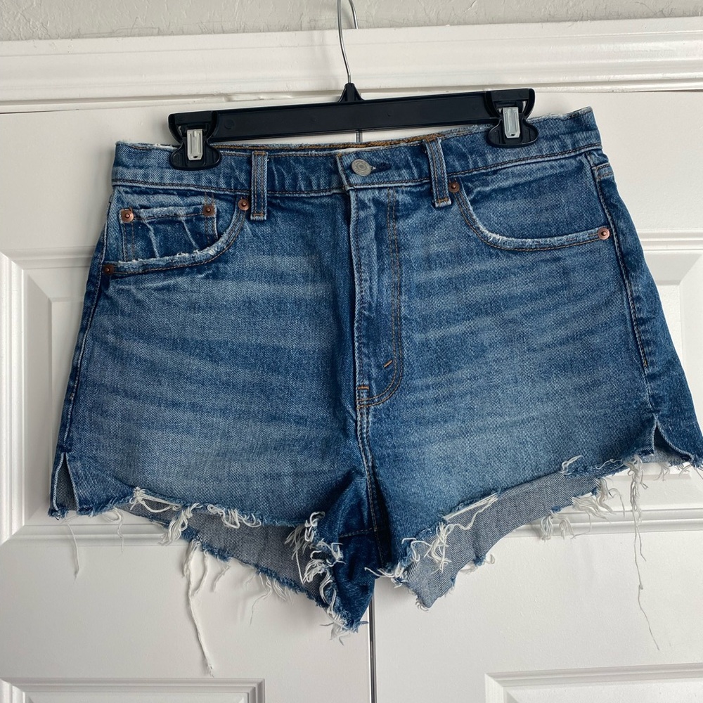 Abercrombie & Fitch Blue Jean Shorts with High-Waisted Cut-Off Style
